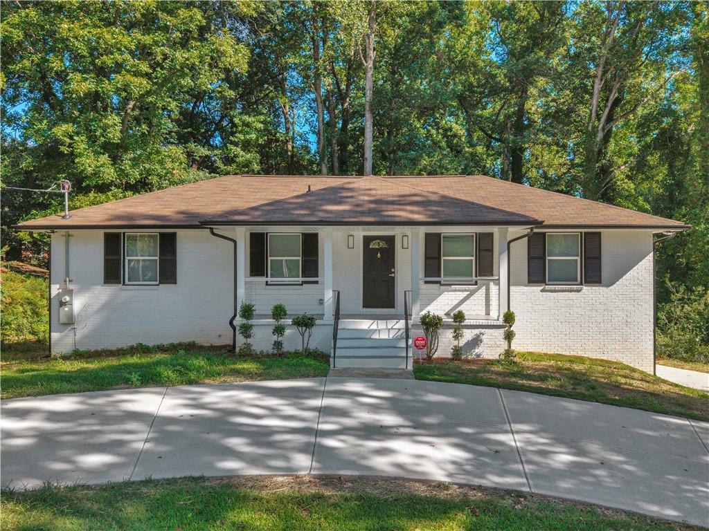 984 Morrow Rd., Morrow, GA 30260