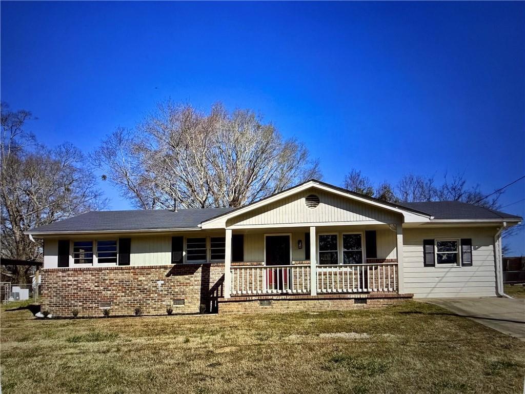 1091 Mountain View Rd., Conyers, GA 30012