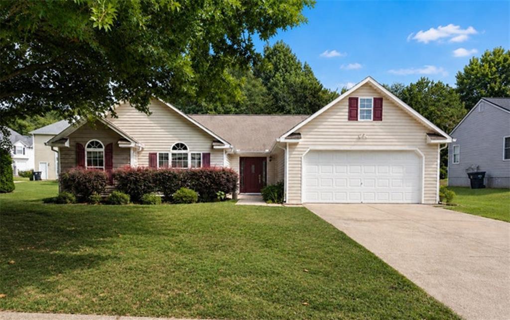 6330 Queensdale Dr., Douglasville, GA 30135
