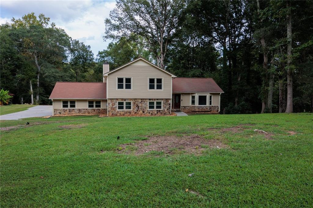 551 Covered Bridge Tr., Fayetteville, GA 30214