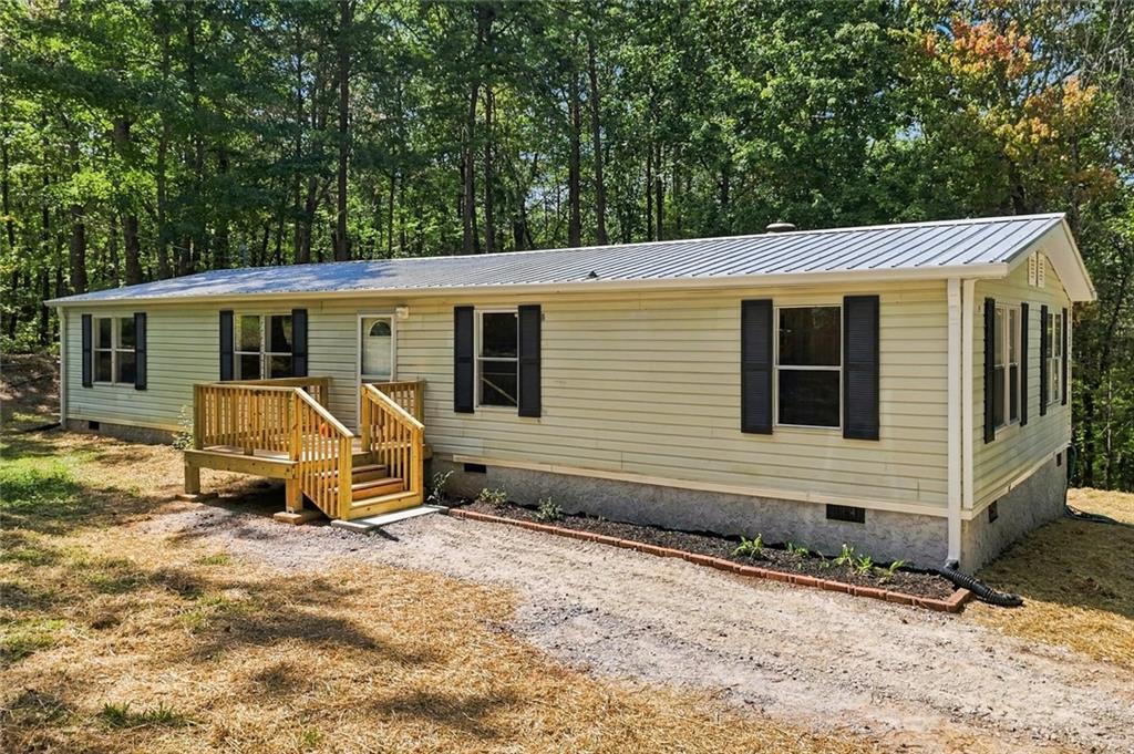 99 Adrianne Ln., Dawsonville, GA 30534