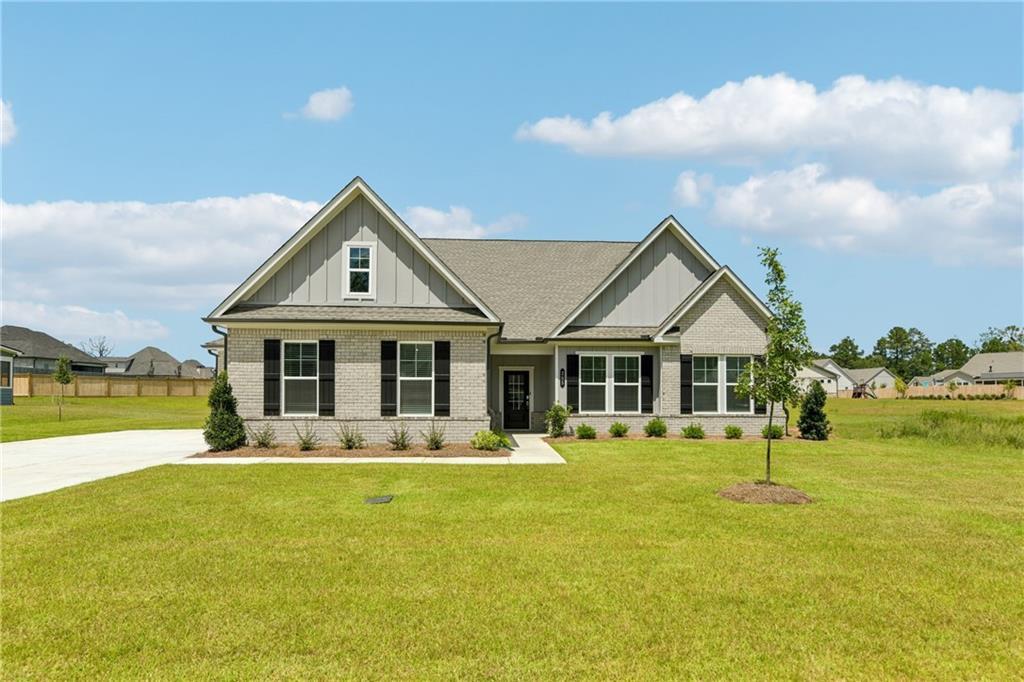 205 Flat Shoal Dr., Bonaire, GA 31005