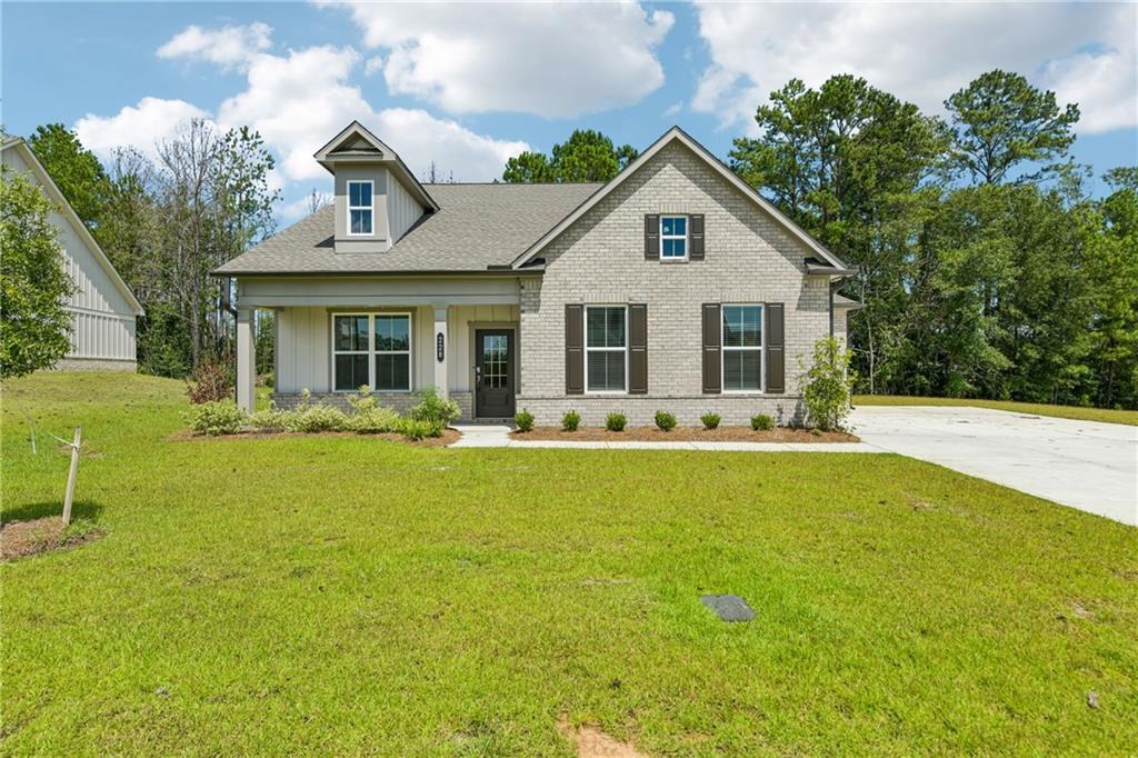 228 Flat Shoal Dr., Bonaire, GA 31005