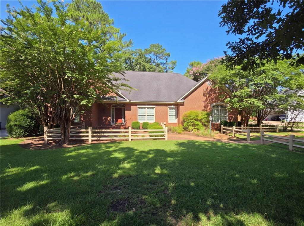 2109 Cumberland Ln., Albany, GA 31721