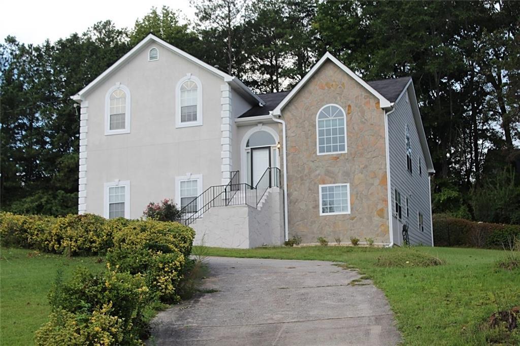 2053 Oakleaf Ln., Lithia Springs, GA 30122