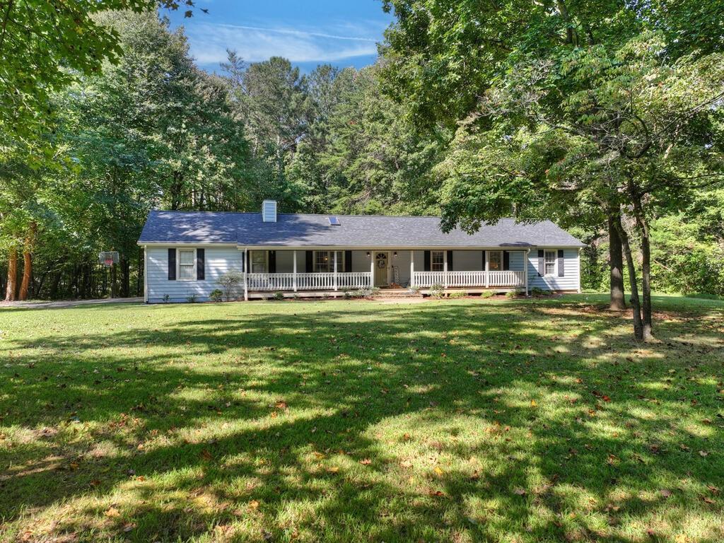 46 White Oak Dr., Talking Rock, GA 30175