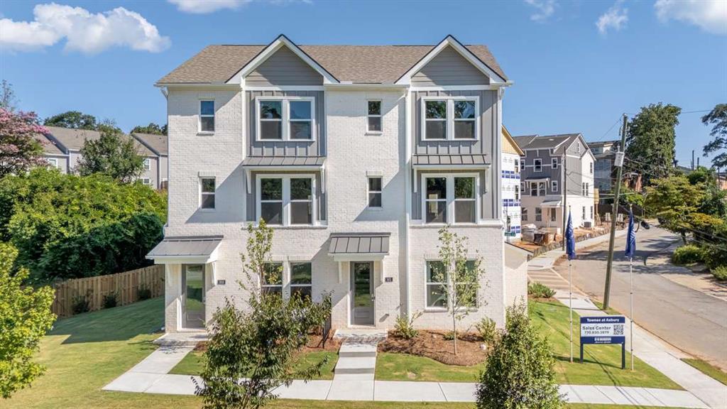 318 Laurel Ln., Hapeville, GA 30354