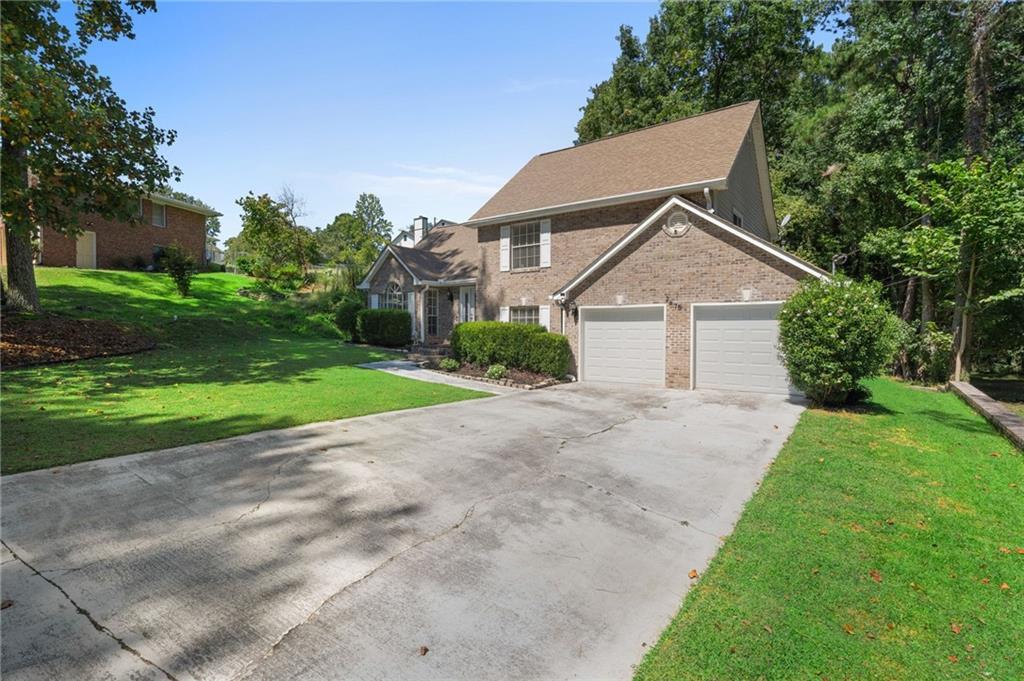 2575 Ravencliff Rd., Atlanta, GA 30349
