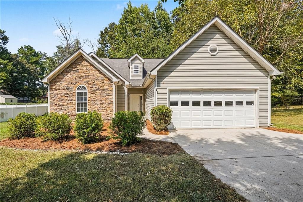 311 Sweetbriar Ln., Griffin, GA 30224