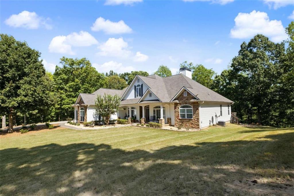 553 Bud Davis Rd., Newnan, GA 30263