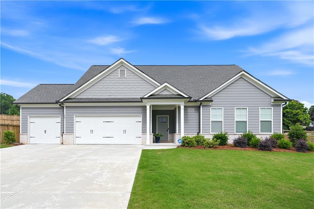 155 Cherokee Rose Ln., Hoschton, GA 30548