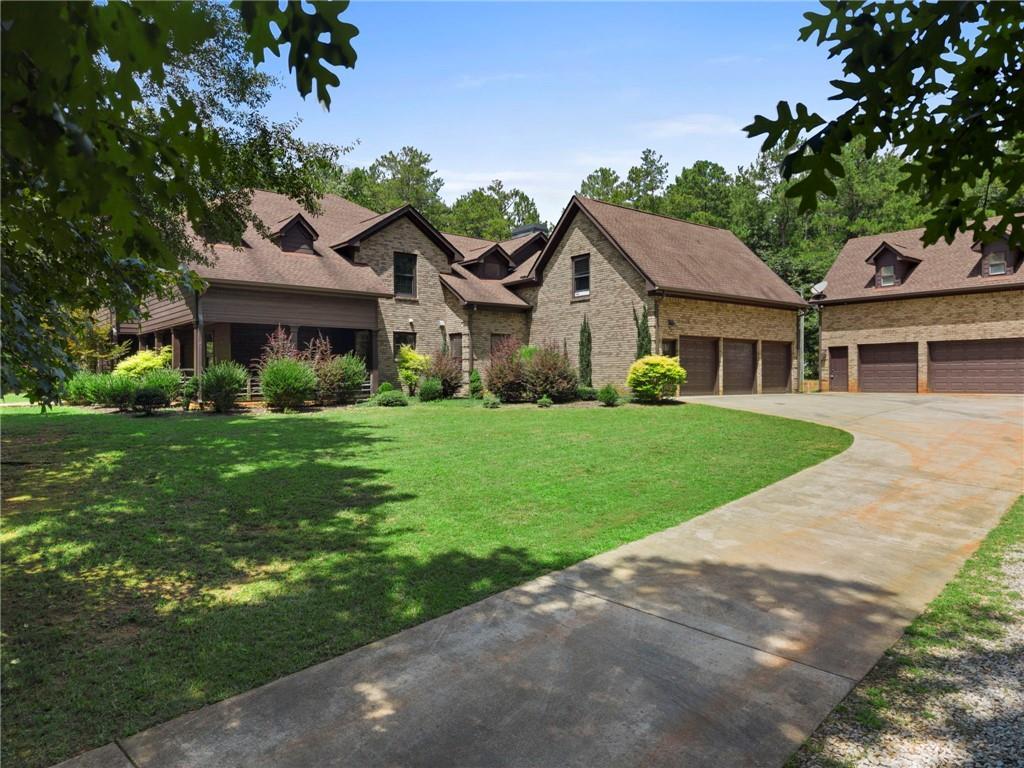 106 Big Buck Ct., Jackson, GA 30233