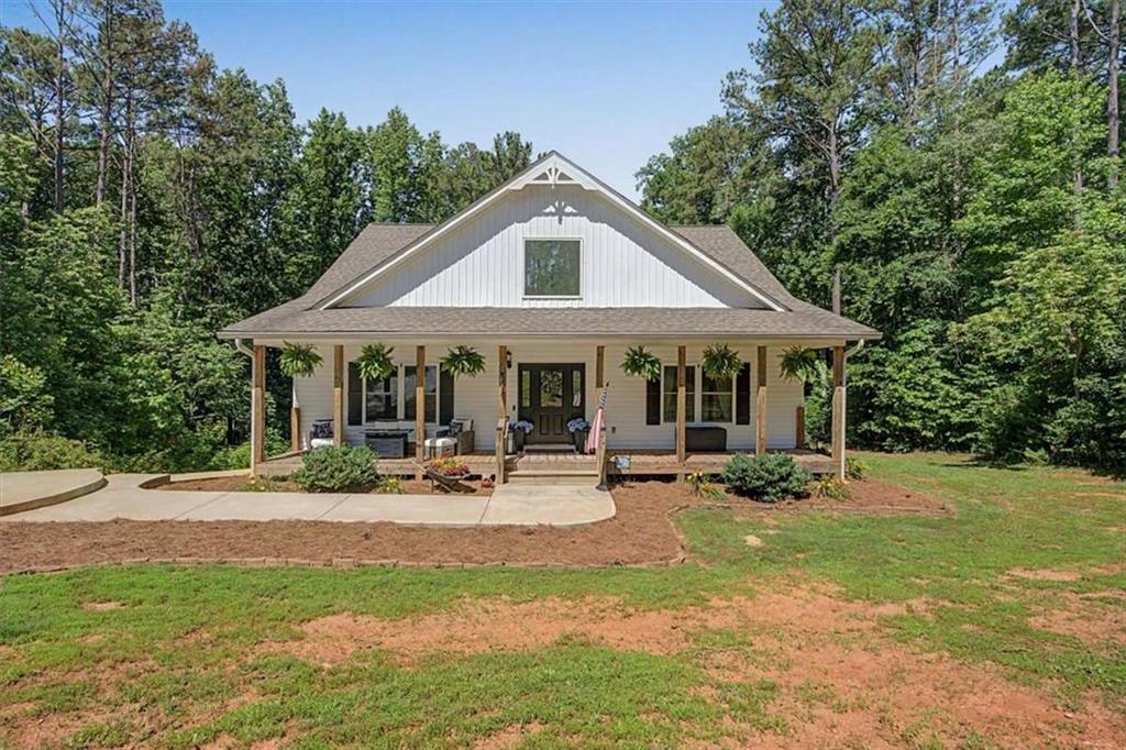1381 Star Point Rd., Carrollton, GA 30116