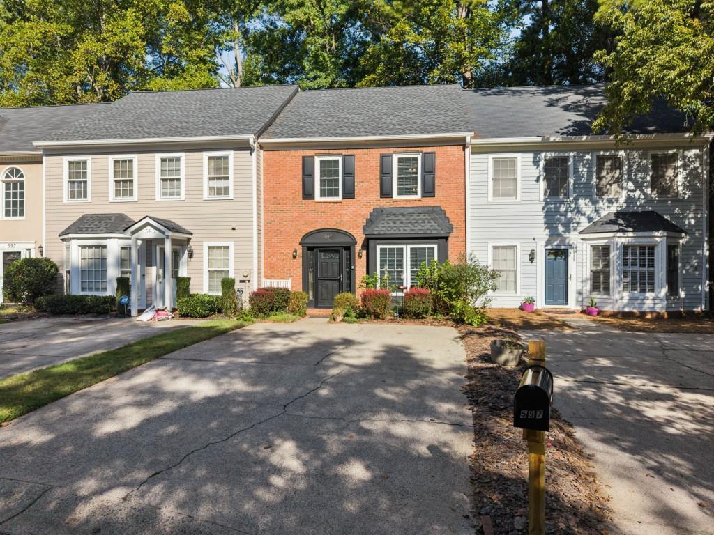 597 Saint James Walk, Marietta, GA 30067