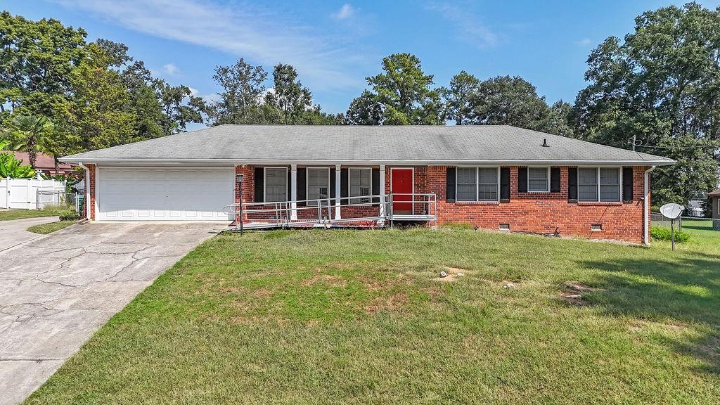 2122 Colonial Oak Way, Stone Mountain, GA 30087