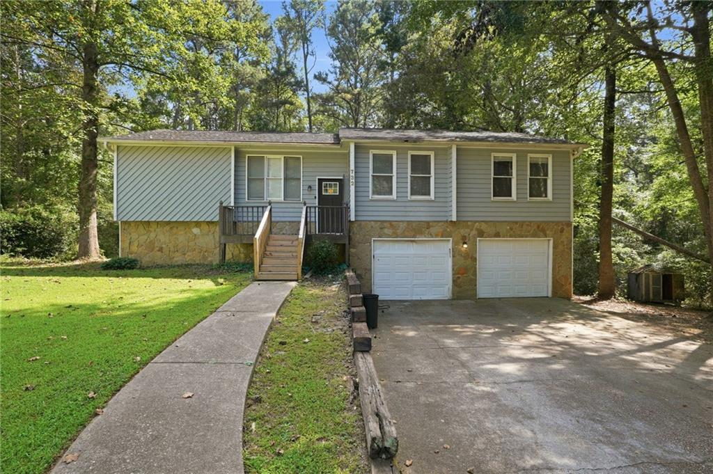 732 Harness Ct., Lithonia, GA 30058