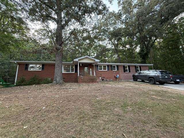 428 Blackberry Ln., Lindale, GA 30147