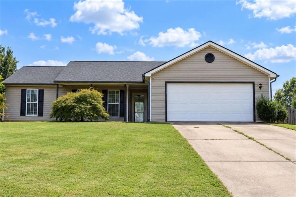 485 Raymond Dr., Winder, GA 30680
