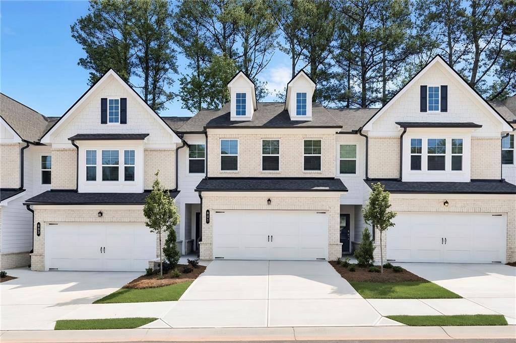 2042 Presley Point, Lawrenceville, GA 30044