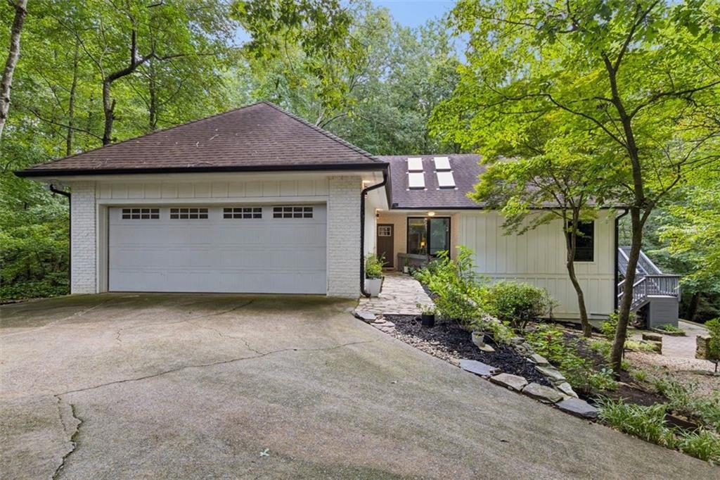 2330 Castle Ln., Marietta, GA 30062
