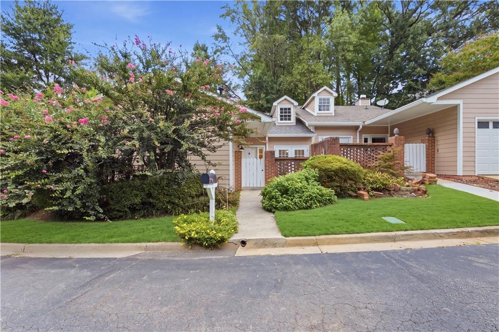 2958 Crosswycke Forest Dr., Brookhaven, GA 30319