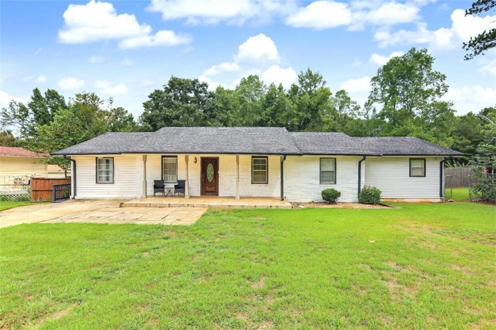 307 Elizabeth Ln., Griffin, GA 30223
