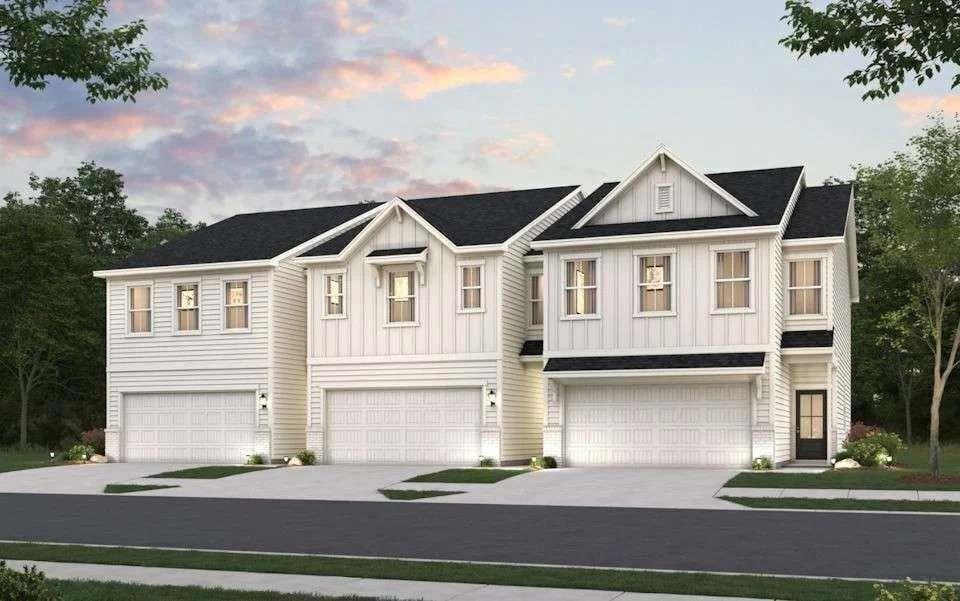 7485 Clover Ln. #128, Flowery Branch, GA 30542