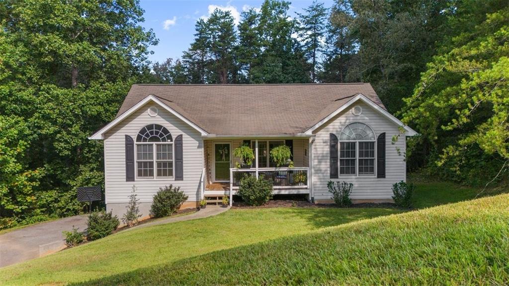 272 Cedar Springs Ln., Dahlonega, GA 30533