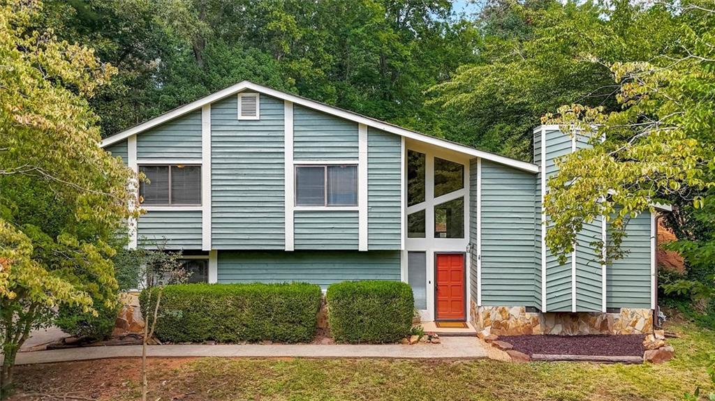 6565 Oakwood Dr., Douglasville, GA 30135