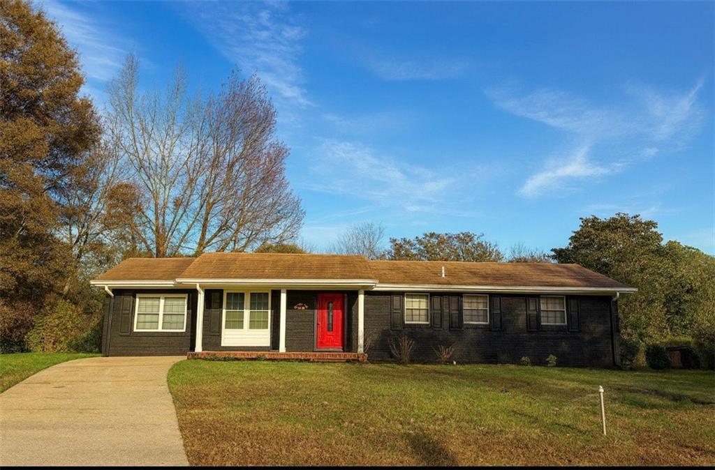 2958 Holcomb Ct., East Point, GA 30344