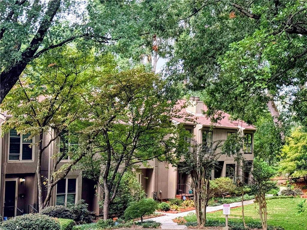 1742 Woodcliff Pl., Atlanta, GA 30329