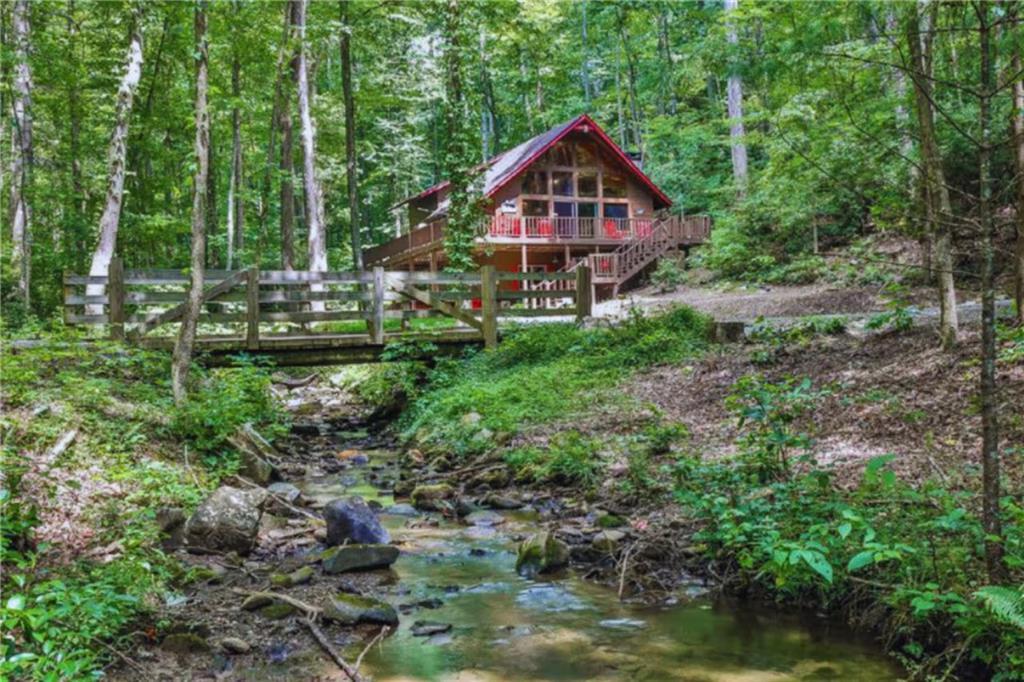 469 N Lake Dr., Ellijay, GA 30536