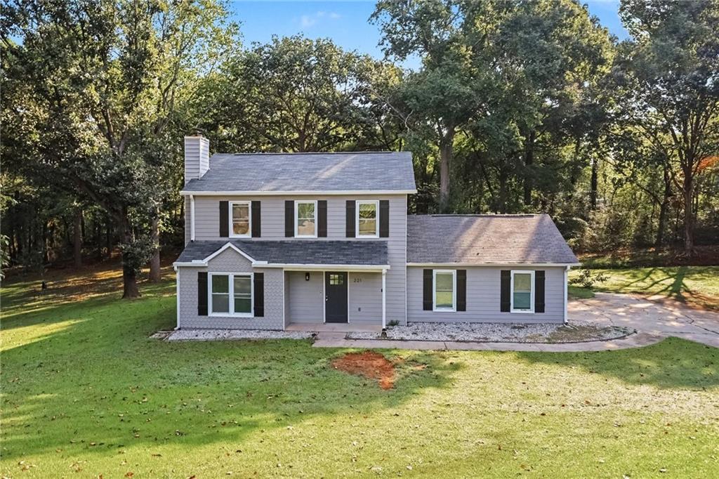 221 Lariat Ln., Ellenwood, GA 30294