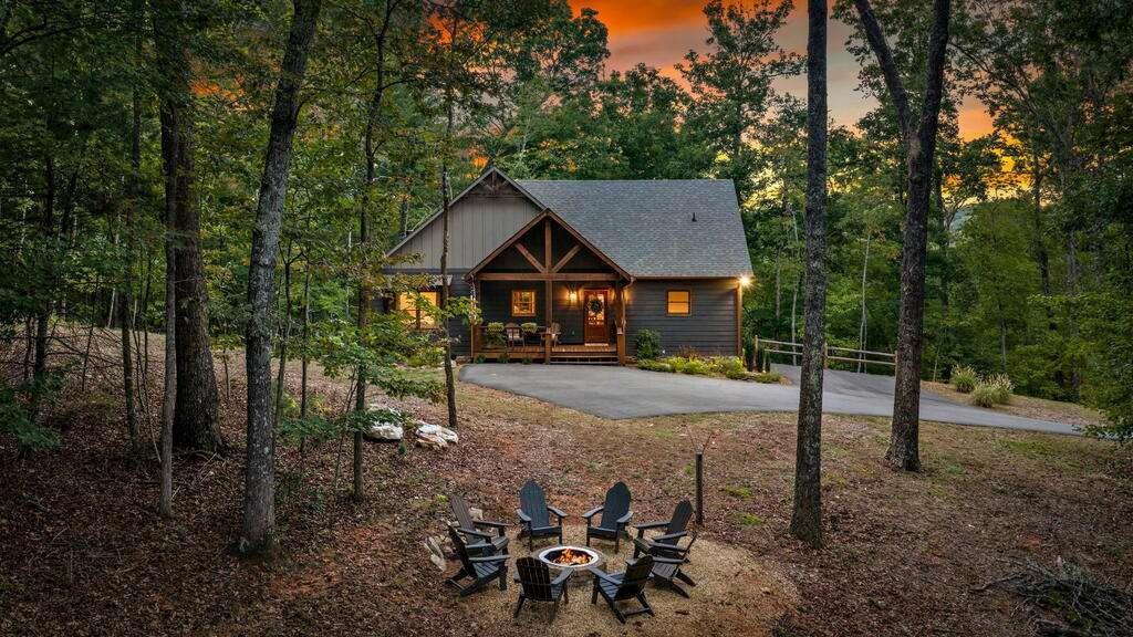 1081 Dills Rd., Blue Ridge, GA 30513