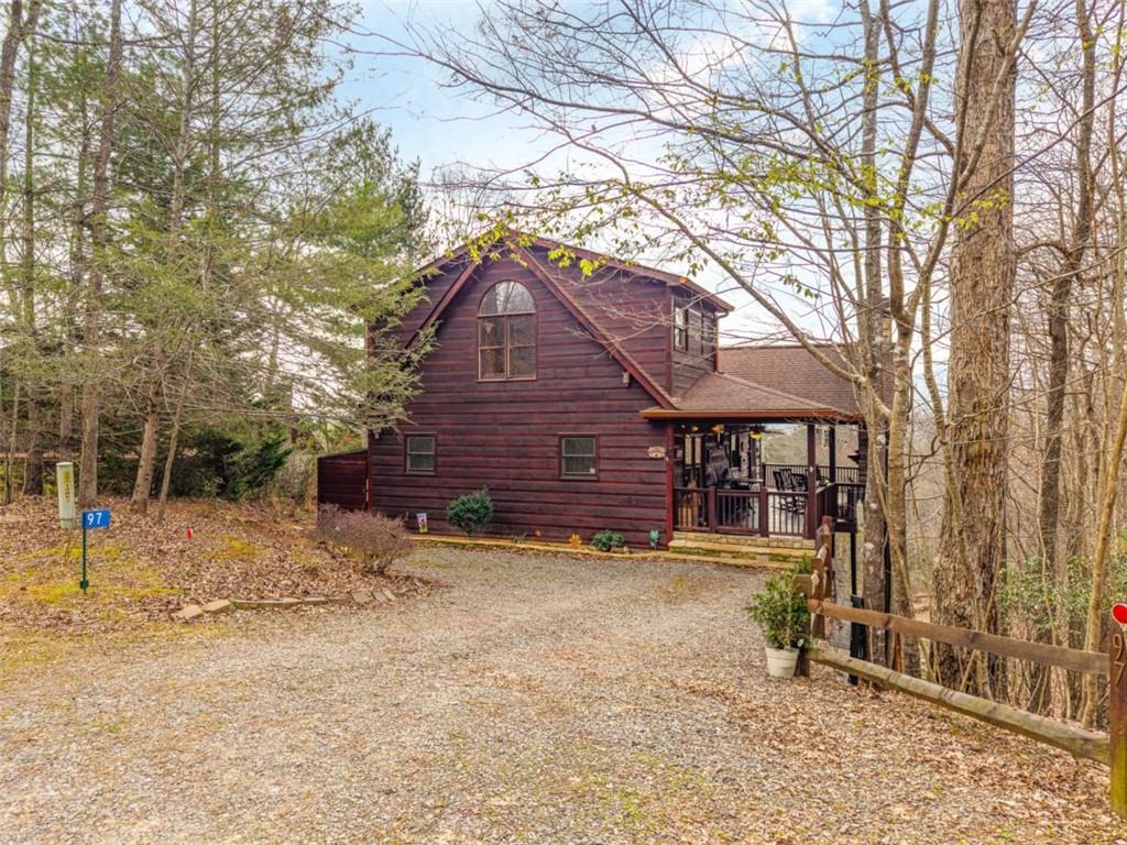 97 Fox Mountain Crossing Rd., Blue Ridge, GA 30513