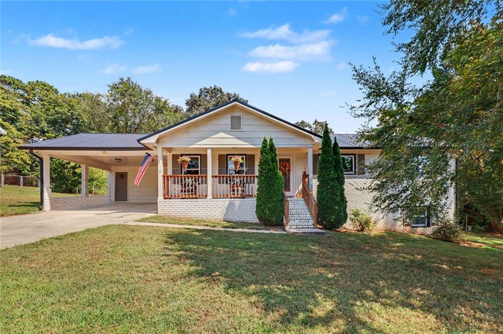51 Rainwood Circle Se Dr., Silver Creek, GA 30173