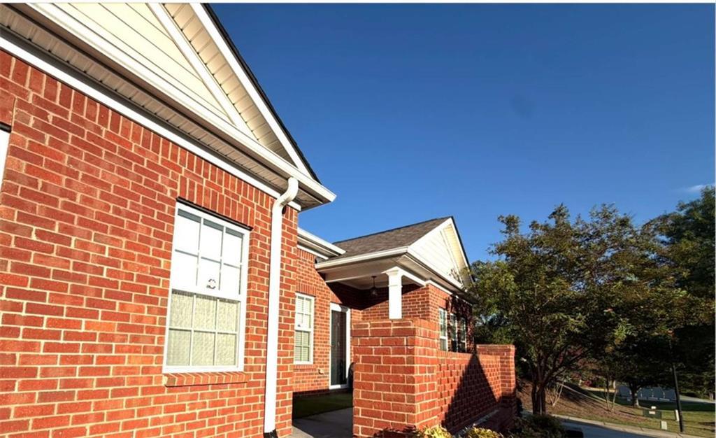 341 Villa Park Cir., Stone Mountain, GA 30087