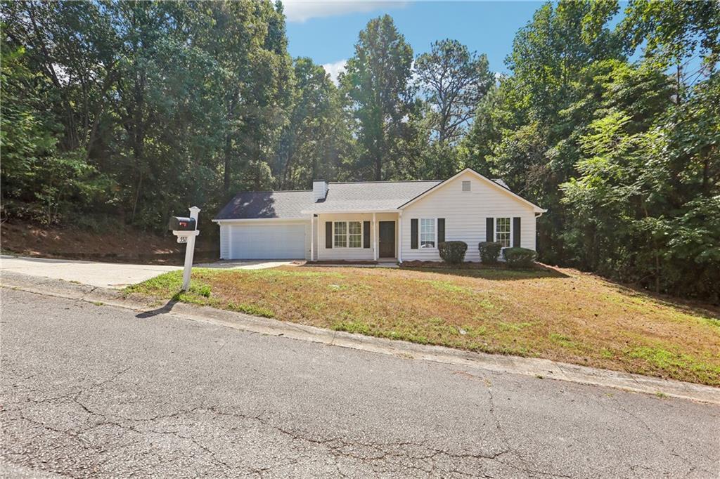 5511 Pond Mill Ct., Flowery Branch, GA 30542