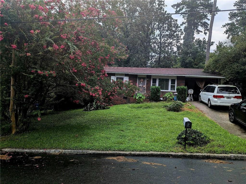 127 Ellendale Ln., Atlanta, GA 30318