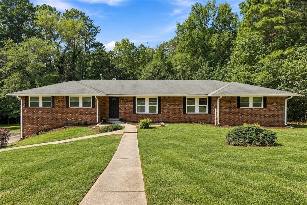 4195 Valley Lake Ter., Atlanta, GA 30349