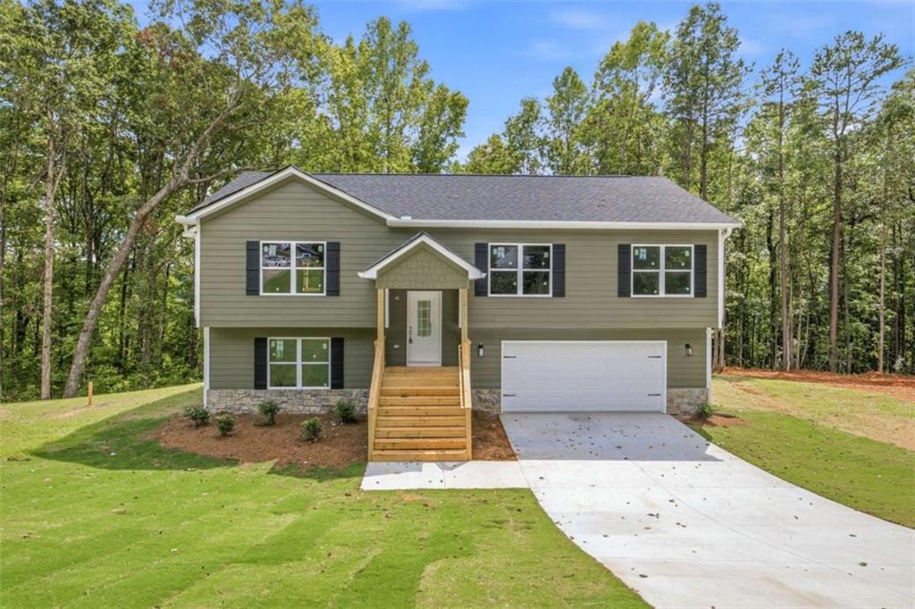 284 Stonington Dr., Mount Airy, GA 30563