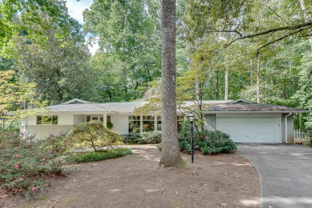 1800 Angelique Dr., Decatur, GA 30033