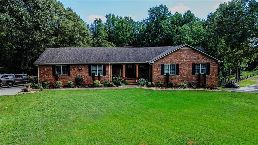 2714 Dorsey Peek Rd., Gainesville, GA 30507