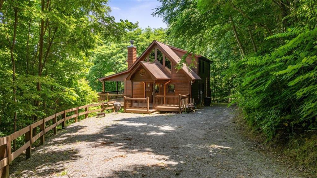 469 Mountain High Dr., Mineral Bluff, GA 30559
