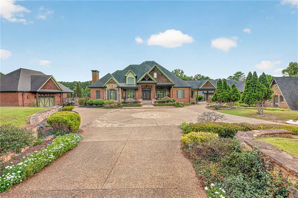 4984 Donald Dr., Loganville, GA 30052