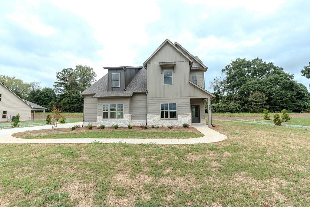 362 Races Rd., Hoschton, GA 30548