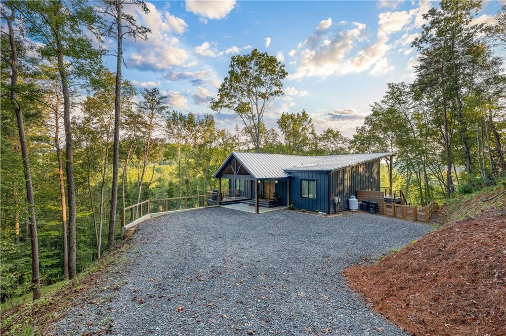 135 Hannah Way, Ellijay, GA 30540
