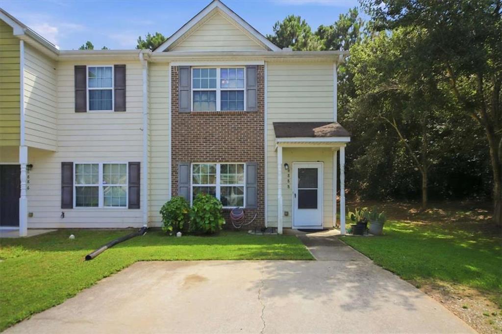 6888 Mountain Cir., Riverdale, GA 30274
