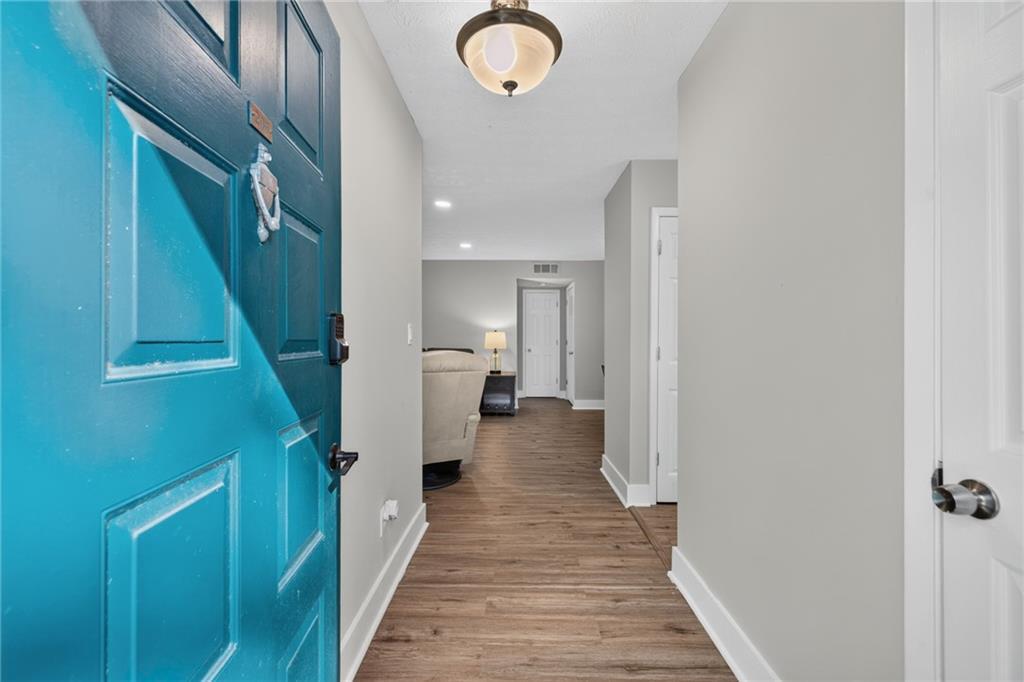206 Wynnes Ridge Cir., Marietta, GA 30067