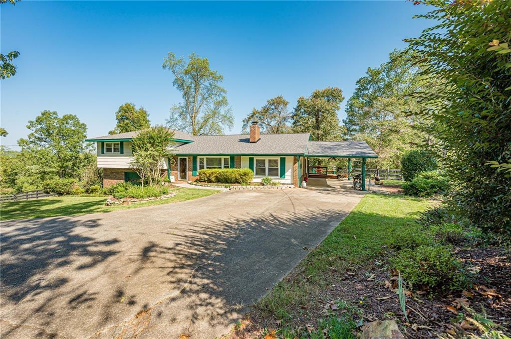 1276 Howell Bridge Rd., Ball Ground, GA 30107